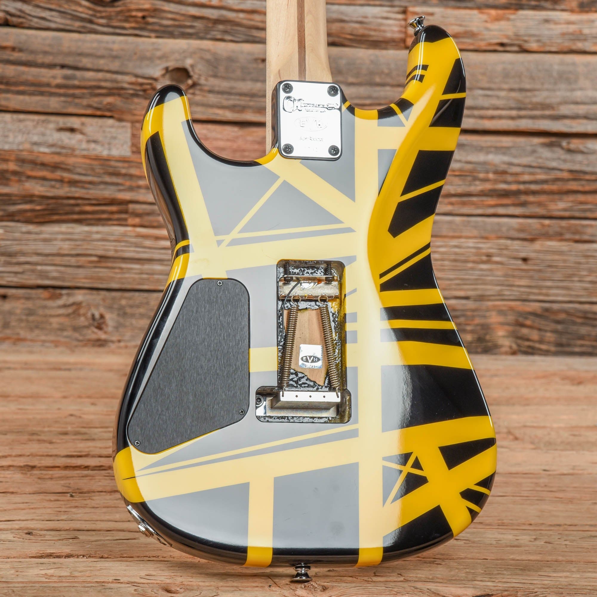 Charvel EVH Art Series Black / Yellow 2005 – Chicago Music Exchange