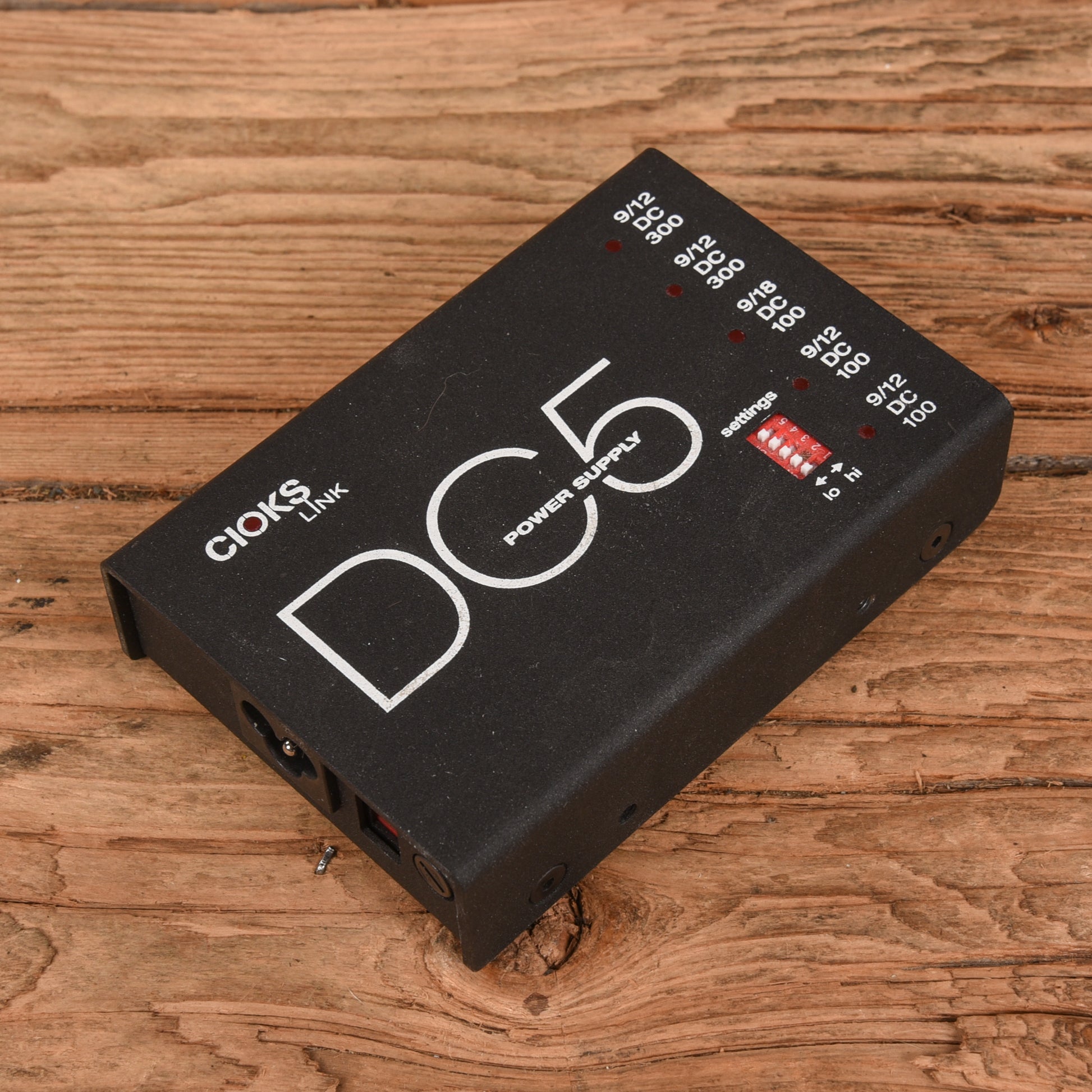CIOKS DC5 Link 100/300mA 5-Outlet 9-18v Power Supply Effects and Pedals / Pedalboards and Power Supplies