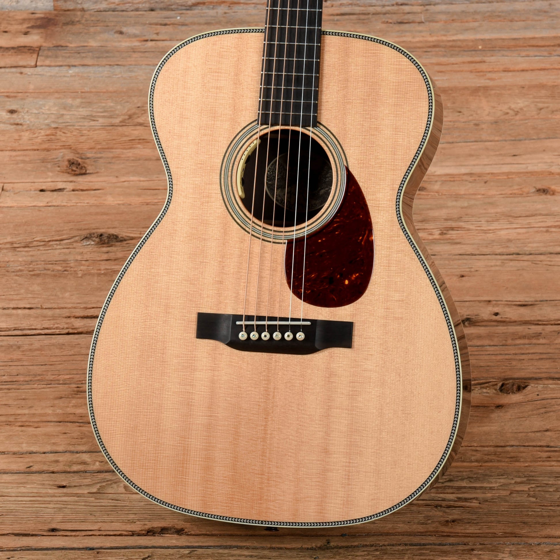 Collings 002H 14-Fret Natural Acoustic Guitars / OM and Auditorium