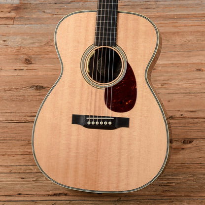 Collings 002H 14-Fret Natural Acoustic Guitars / OM and Auditorium