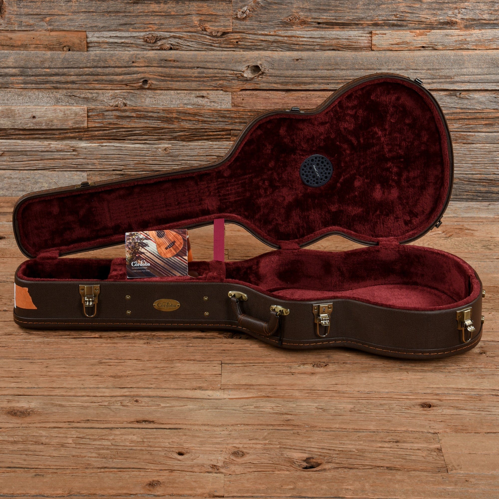 Cordoba C-12 Cedar Natural Acoustic Guitars / Classical