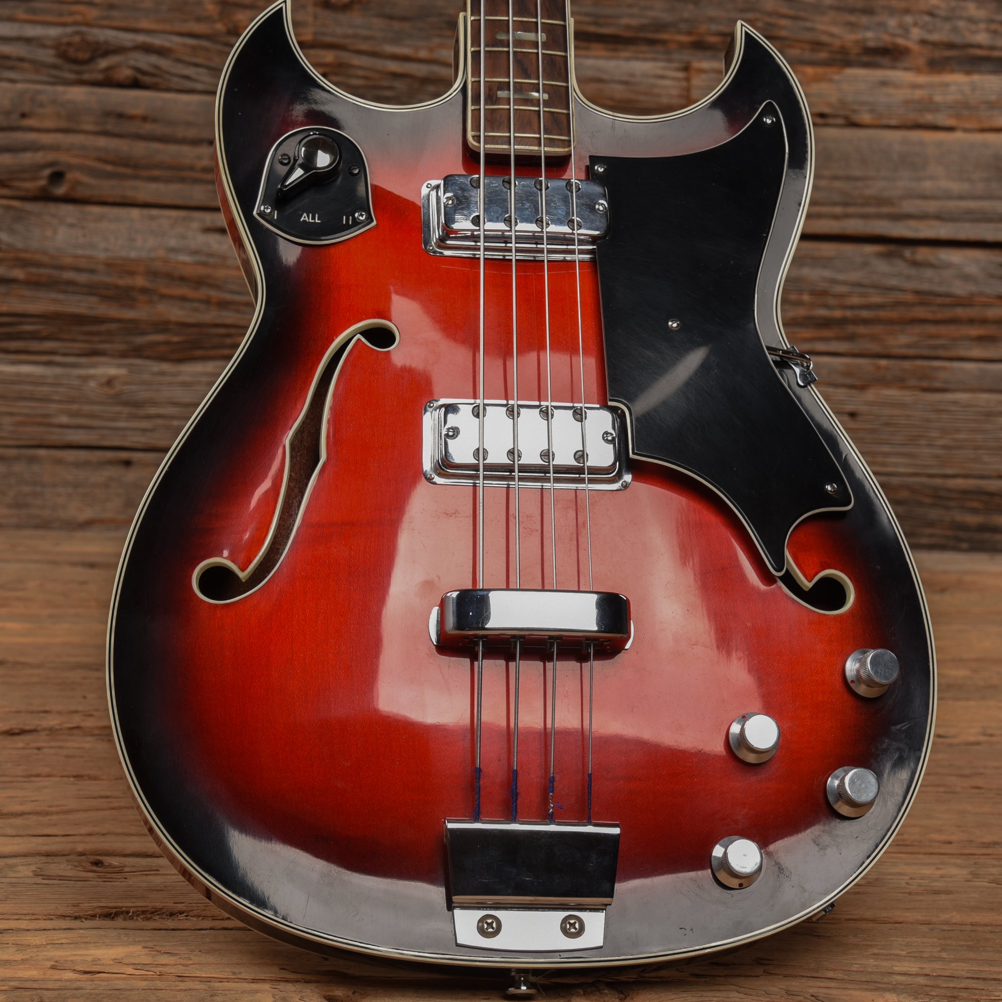 Crucianelli Elite Hollowbody Bass Sunburst 1960s Bass Guitars / 4-String