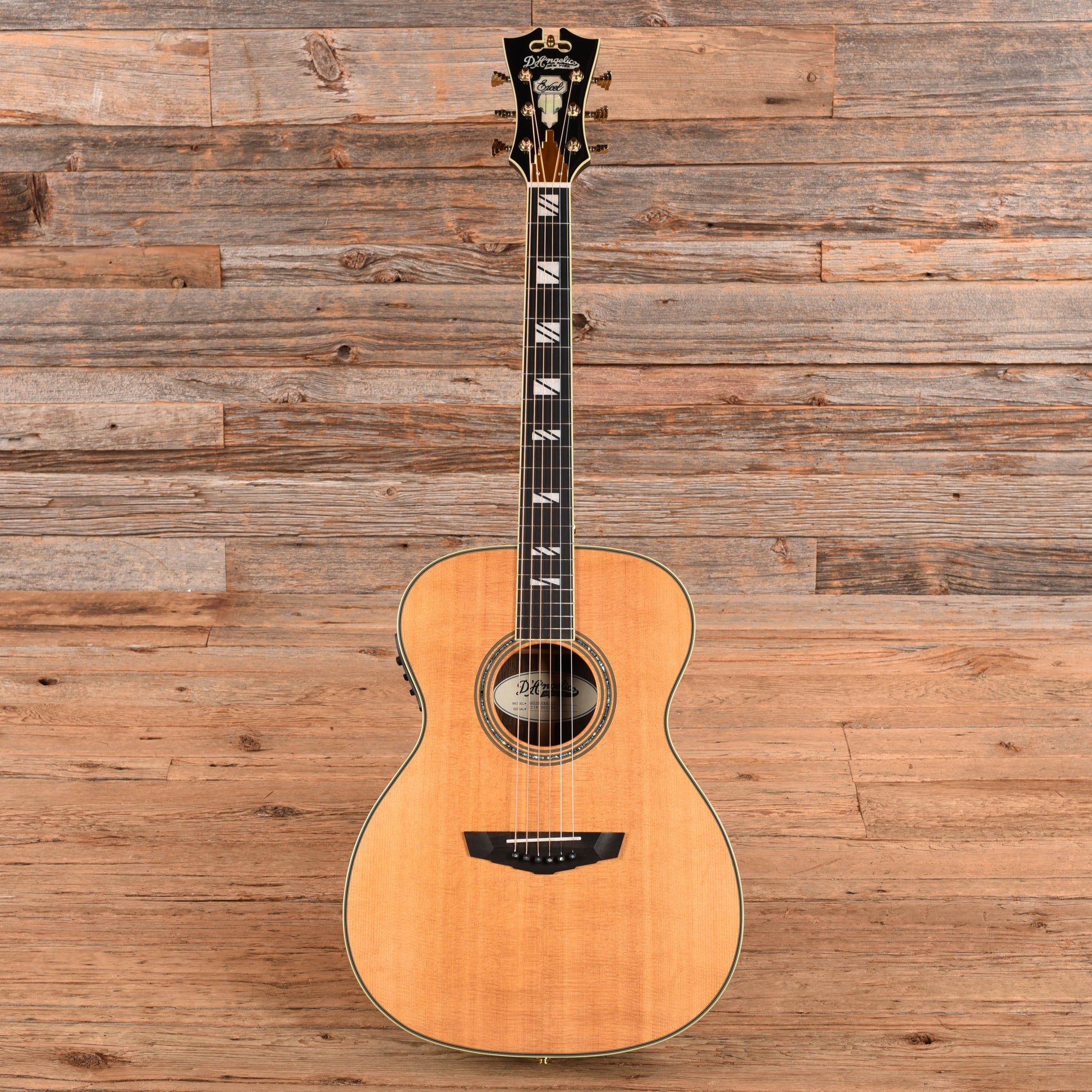 D'Angelico DAEOMVNATGP Natural Acoustic Guitars