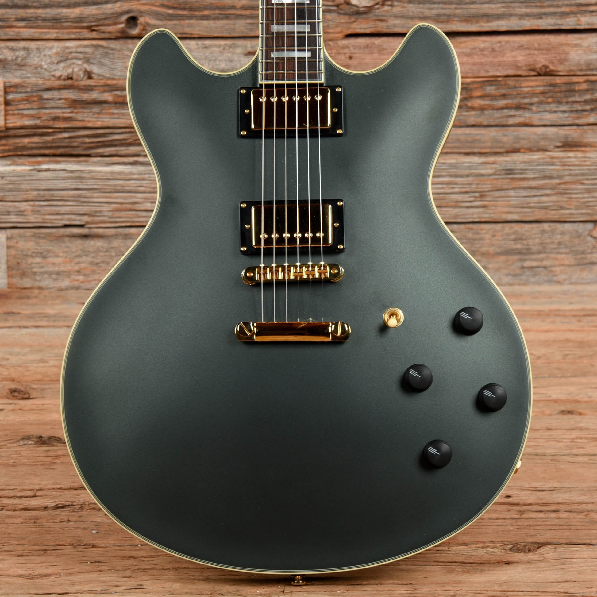 D'Angelico Deluxe DC Satin Black 2016 Electric Guitars / Semi-Hollow