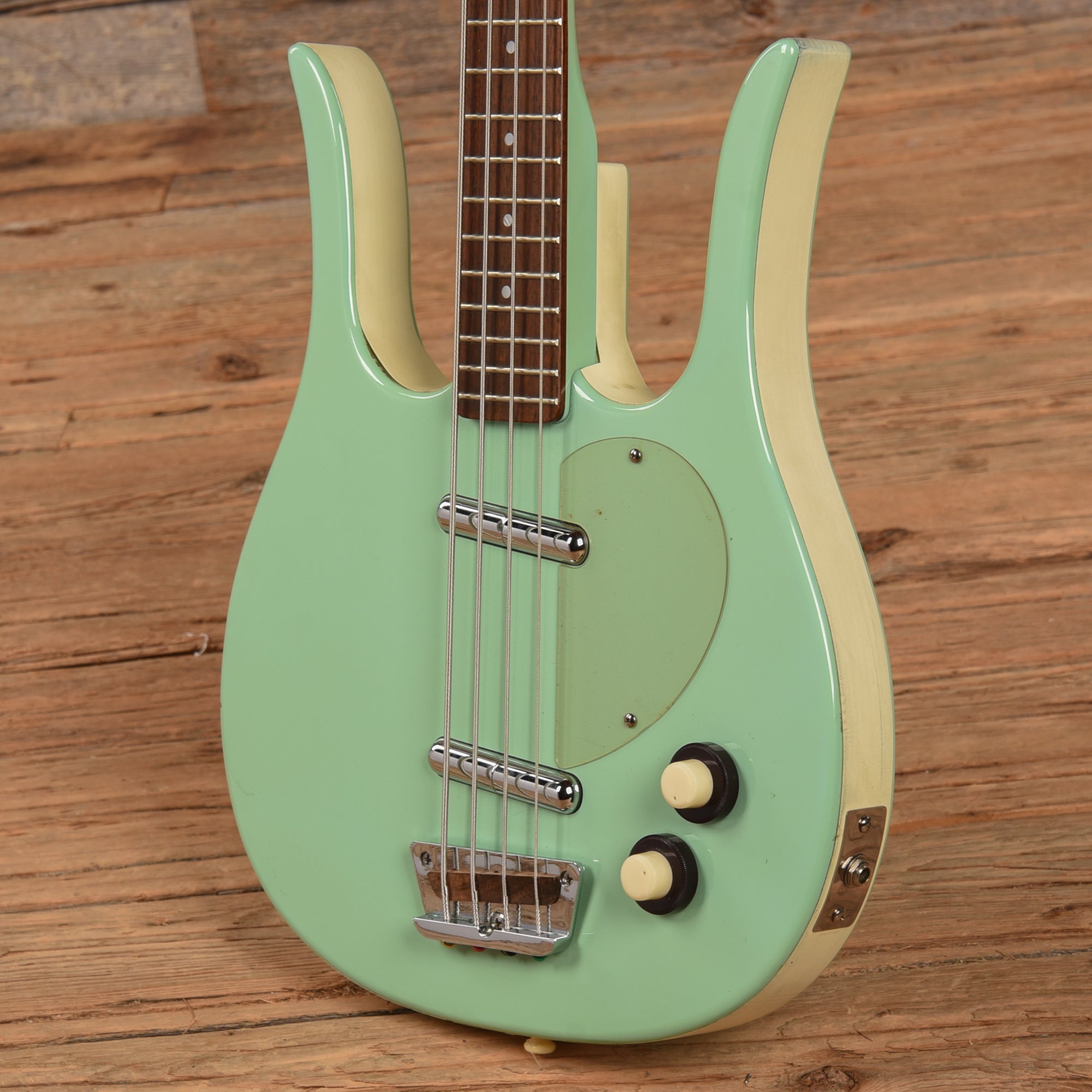 Danelectro Longhorn Bass Surf Green Bass Guitars / 4-String