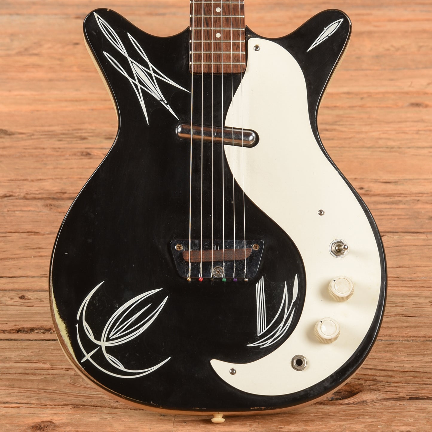 Danelectro Pinstripes Black 1960s Electric Guitars / Semi-Hollow
