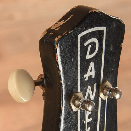 Danelectro U2 Black 1950s Electric Guitars / Semi-Hollow