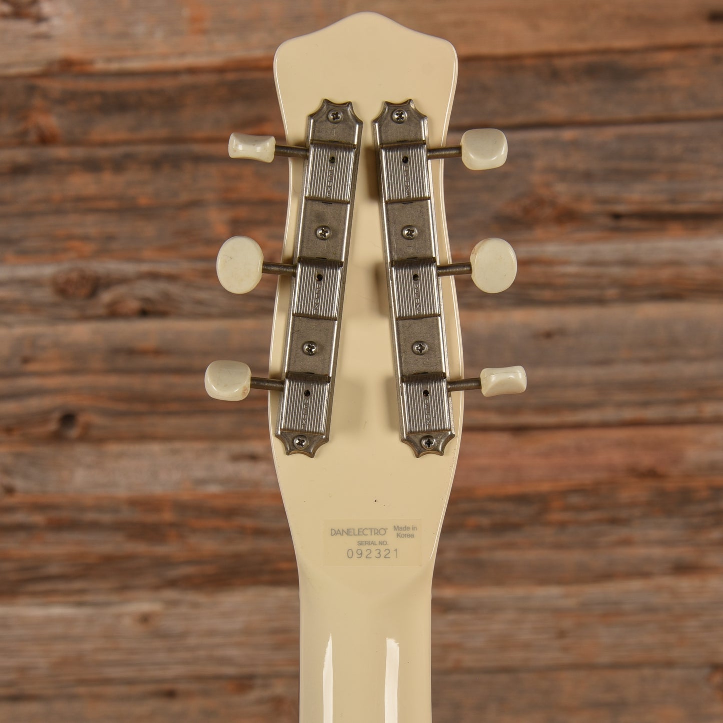 Danelectro 59 Divine Walnut Electric Guitars / Solid Body