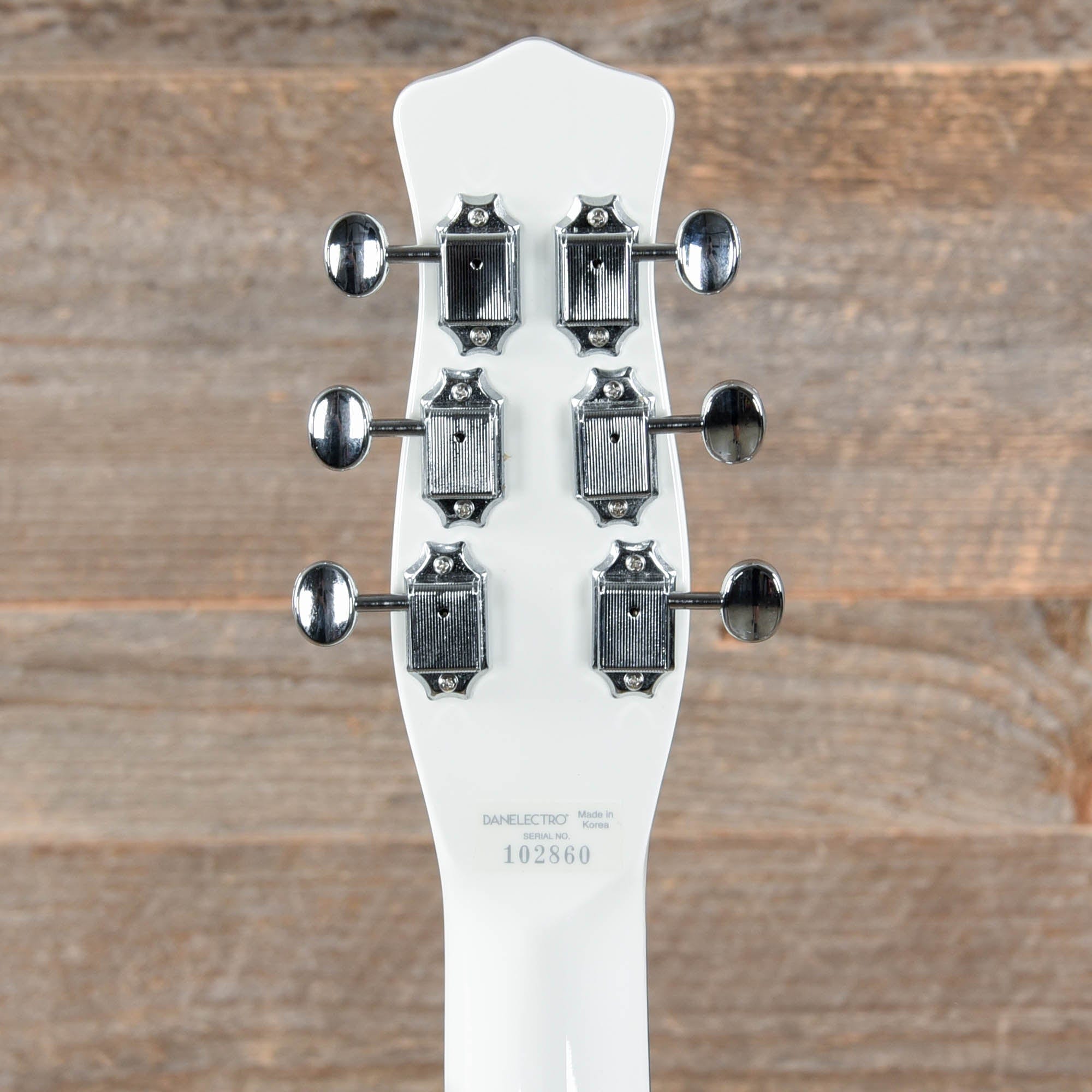 Danelectro '59M NOS Plus Double Cutaway Outa-Sight White Electric Guitars / Solid Body