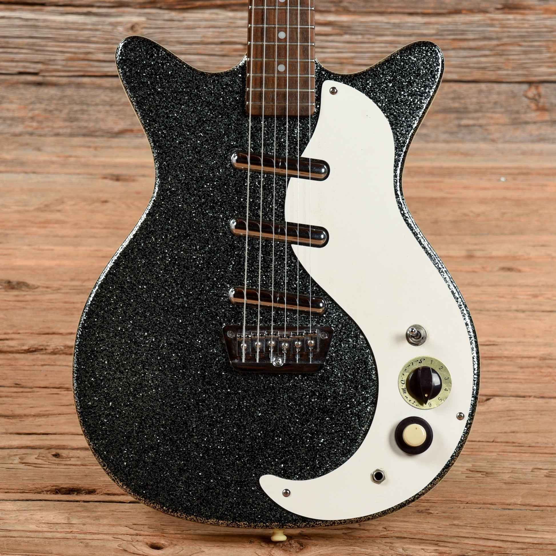 Danelectro DC-3 Silver Sparkle Electric Guitars / Solid Body