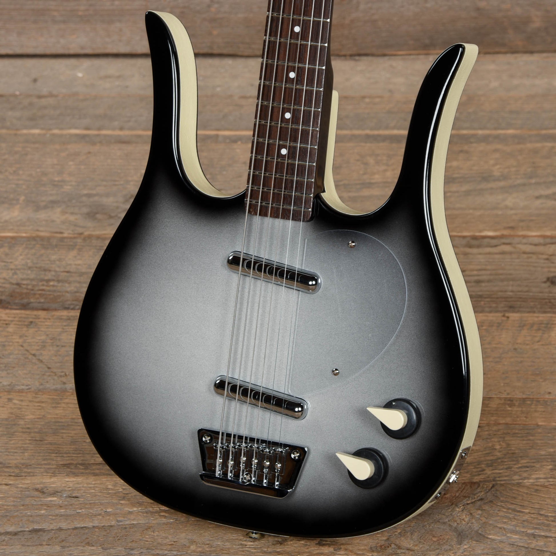Danelectro Longhorn Baritone Black Burst Electric Guitars / Solid Body