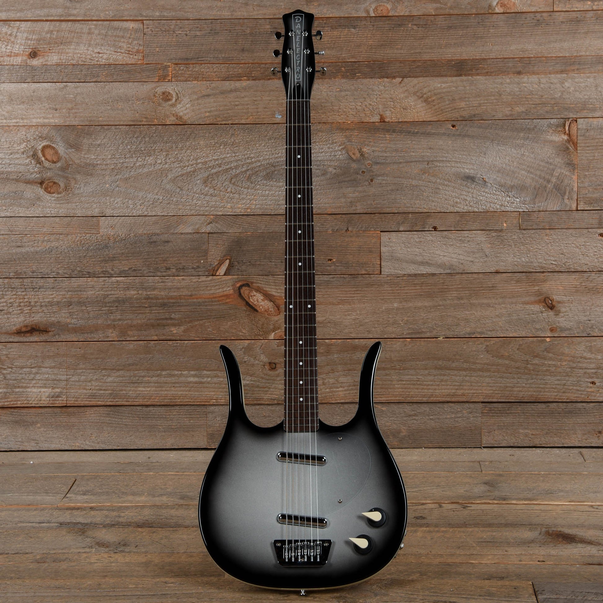 Danelectro Longhorn Baritone Black Burst Electric Guitars / Solid Body