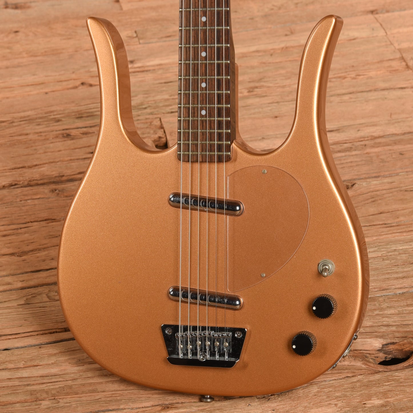 Danelectro Longhorn Baritone Gold Electric Guitars / Solid Body
