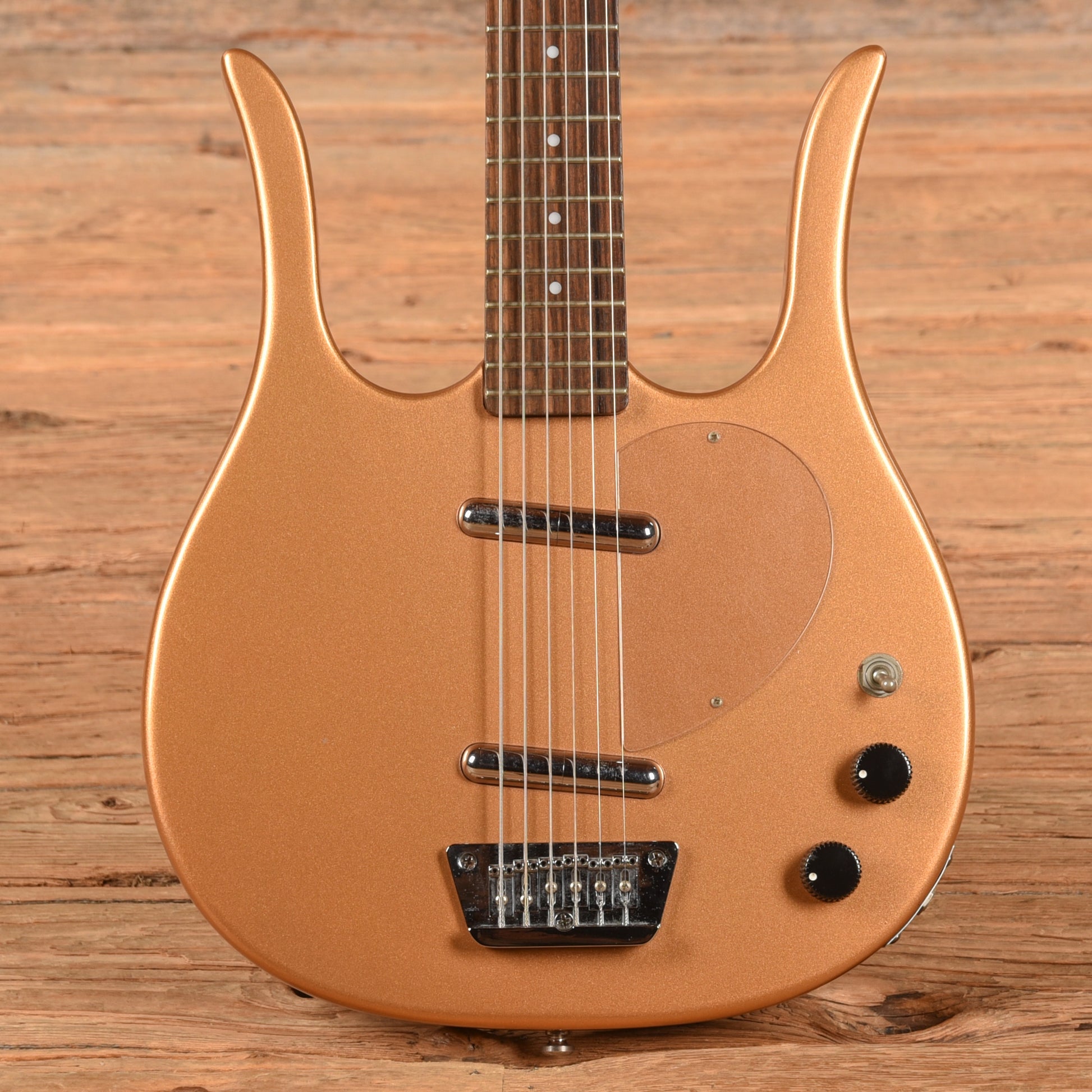 Danelectro Longhorn Baritone Gold Electric Guitars / Solid Body