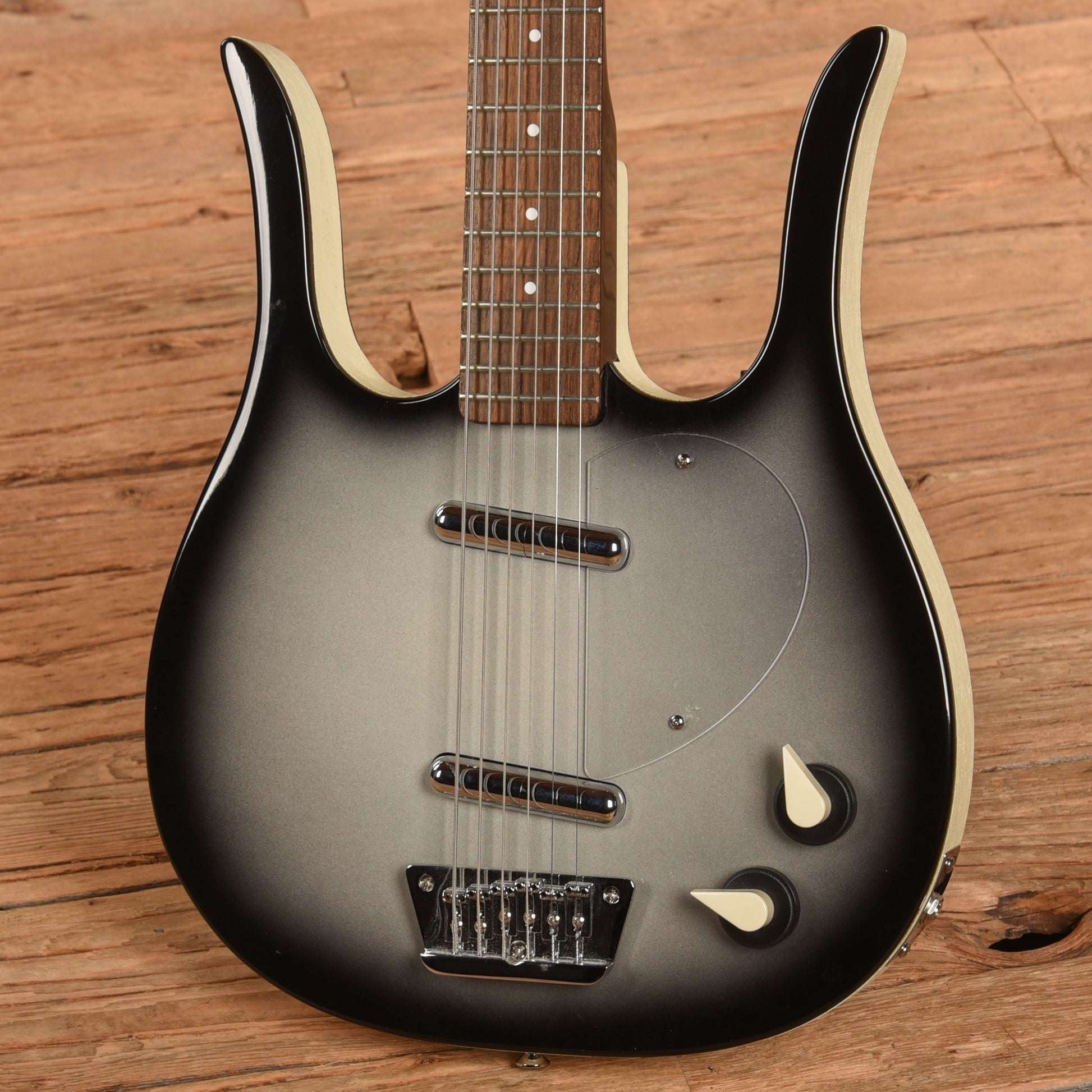 Danelectro Longhorn Baritone Silverburst 2016 Electric Guitars / Solid Body