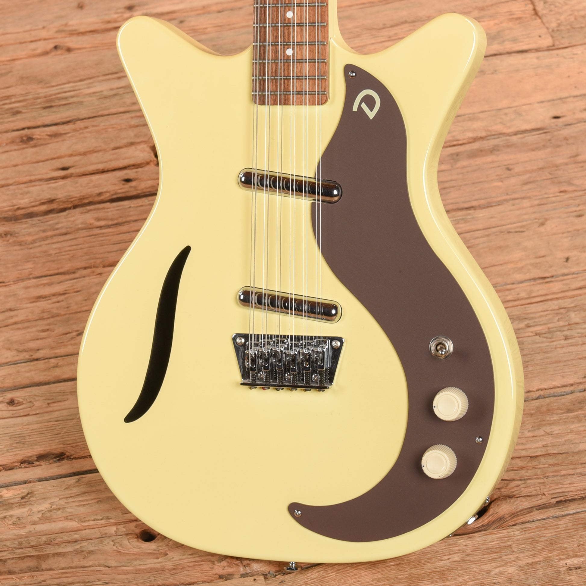 Danelectro Vintage 12-String Vintage White Electric Guitars / Solid Body