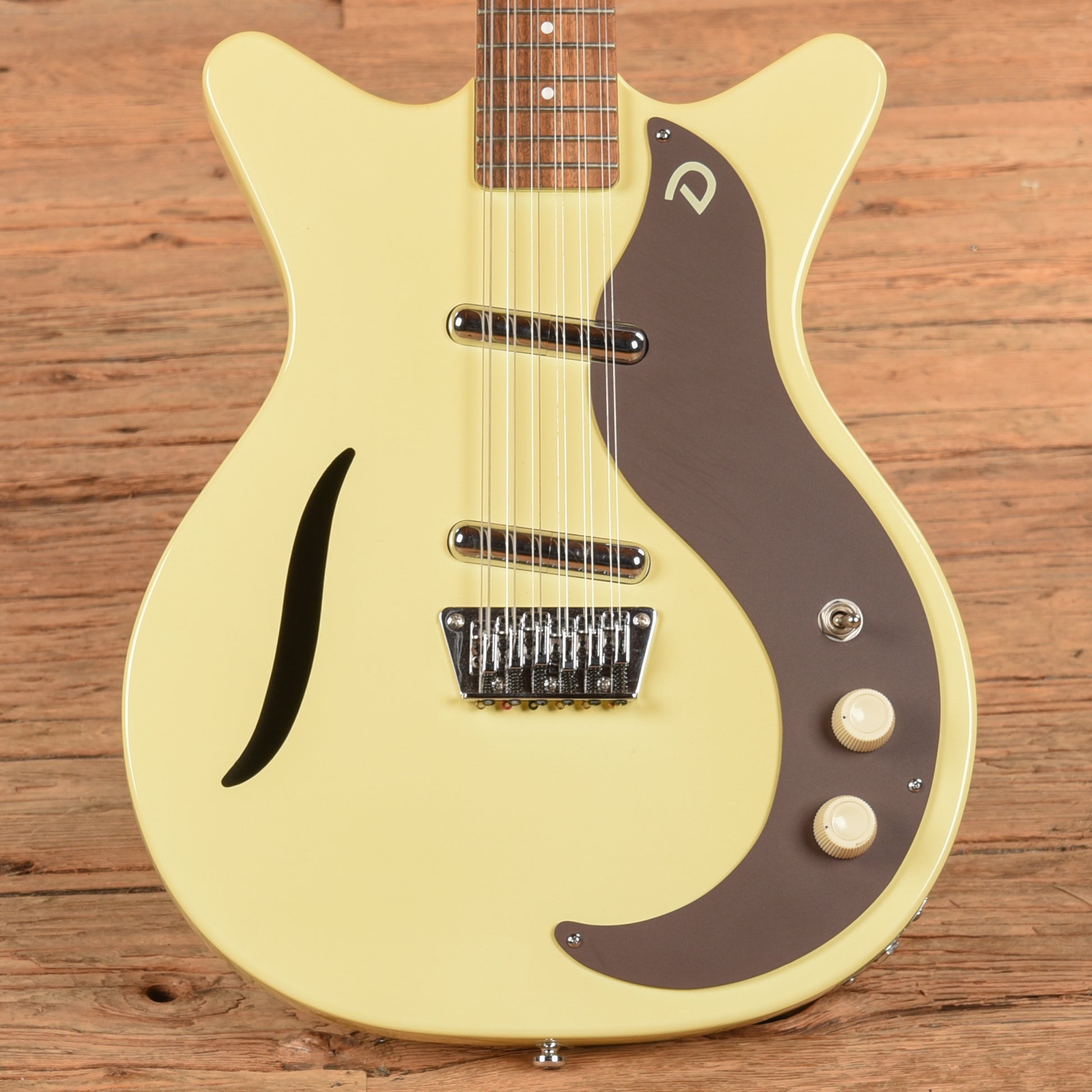 Danelectro Vintage 12-String Vintage White Electric Guitars / Solid Body