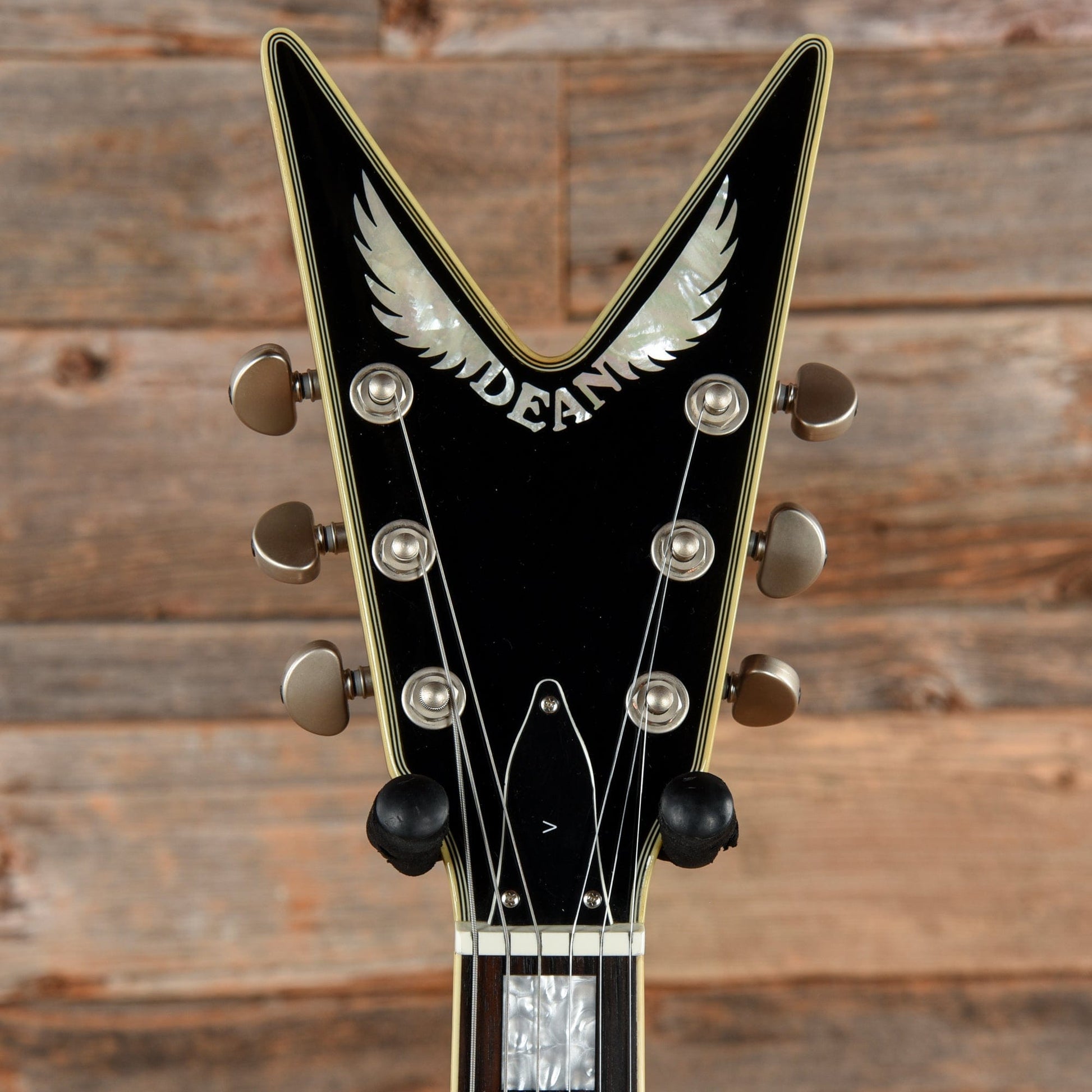 Dean Guitars V DOA Goldtop 2008 Electric Guitars / Solid Body