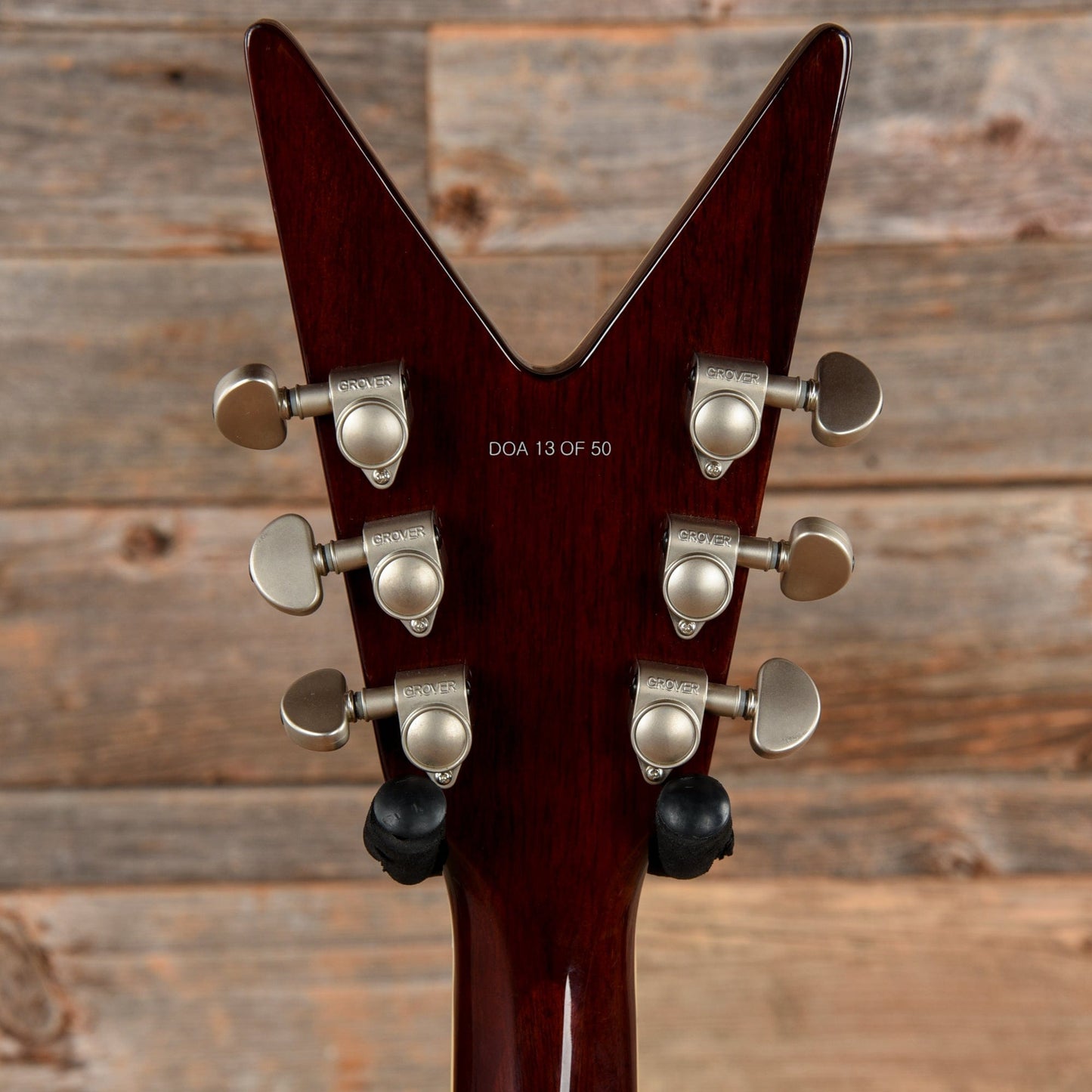 Dean Guitars V DOA Goldtop 2008 Electric Guitars / Solid Body