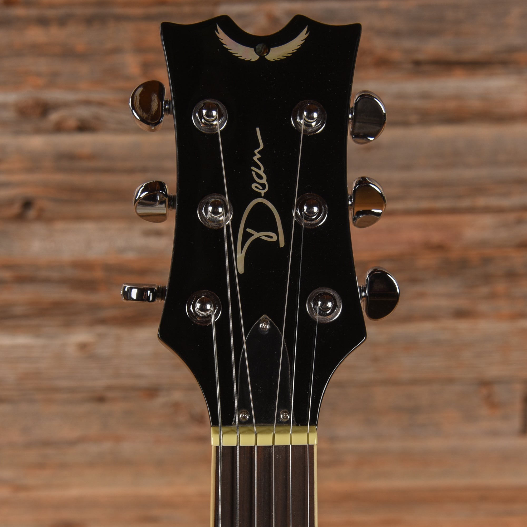 Dean Guitars Backwoods 6 Banjo – Chicago Music Exchange