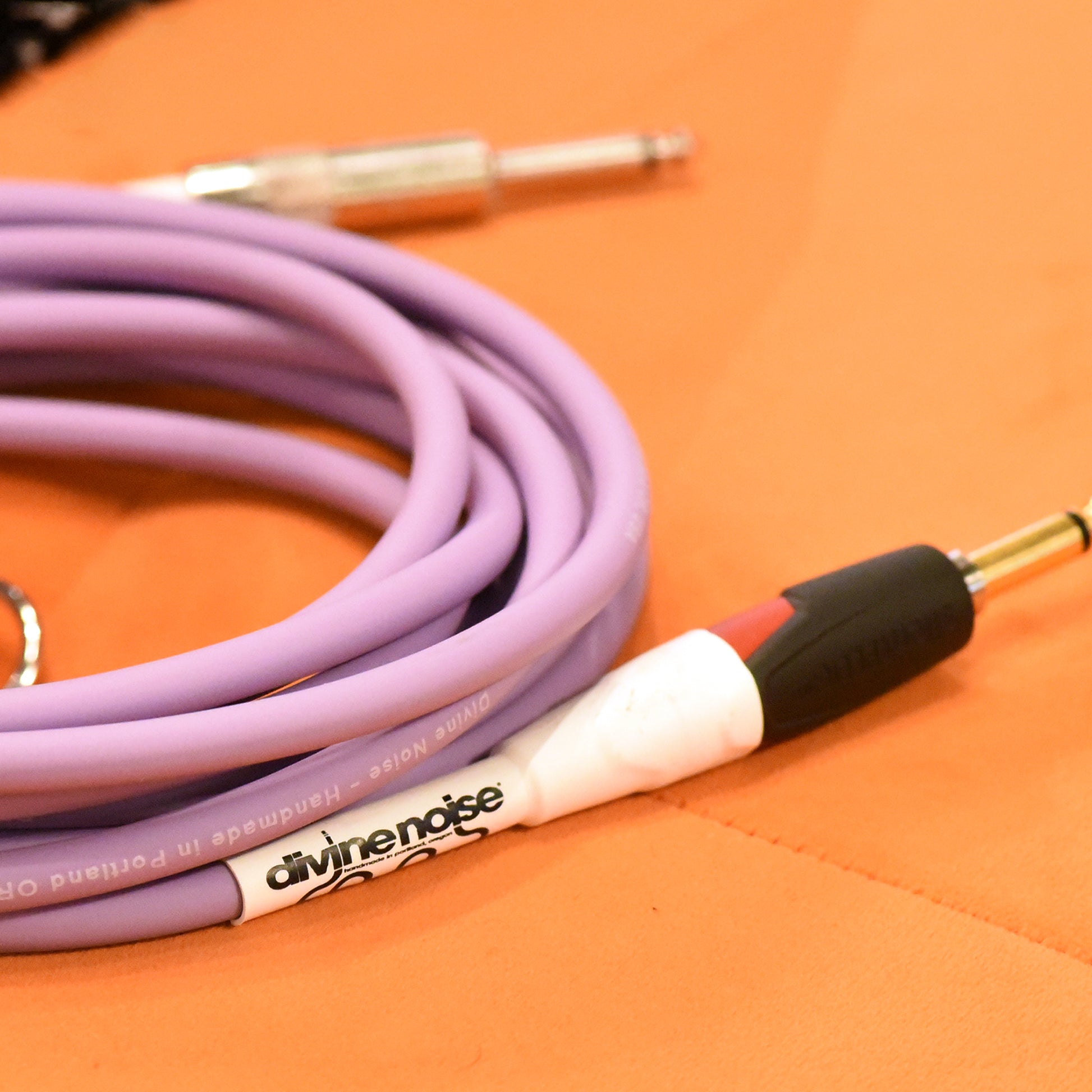 Divine Noise Instrument Cable 15' Straight Silent/Straight Lavender Haze Accessories / Cables