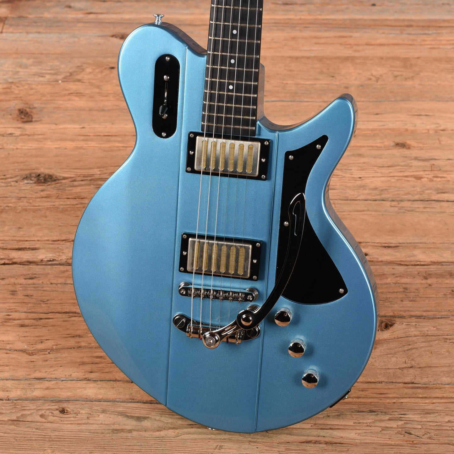 Eastman Juliet Celestine Blue 2023