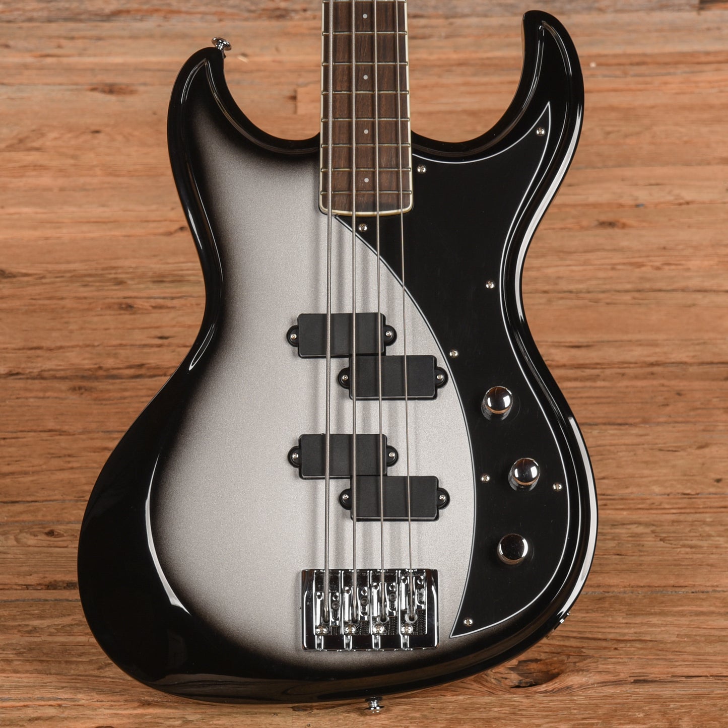 Dunable DE Gnarwhal Bass Silverburst Bass Guitars / 4-String