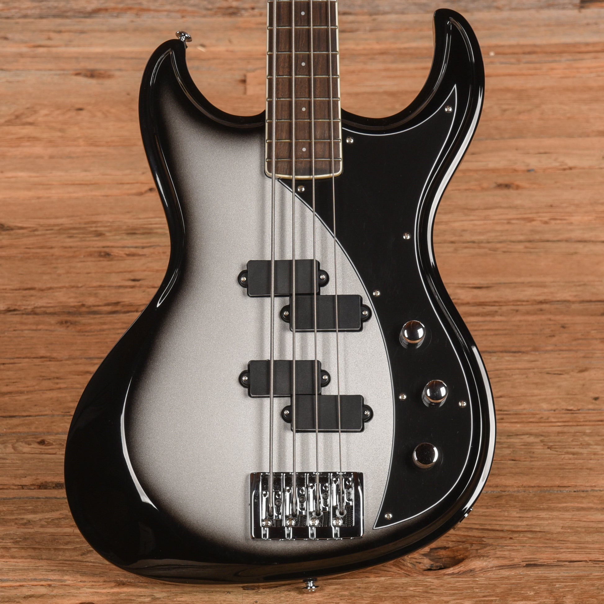 Dunable DE Gnarwhal Bass Silverburst Bass Guitars / 4-String