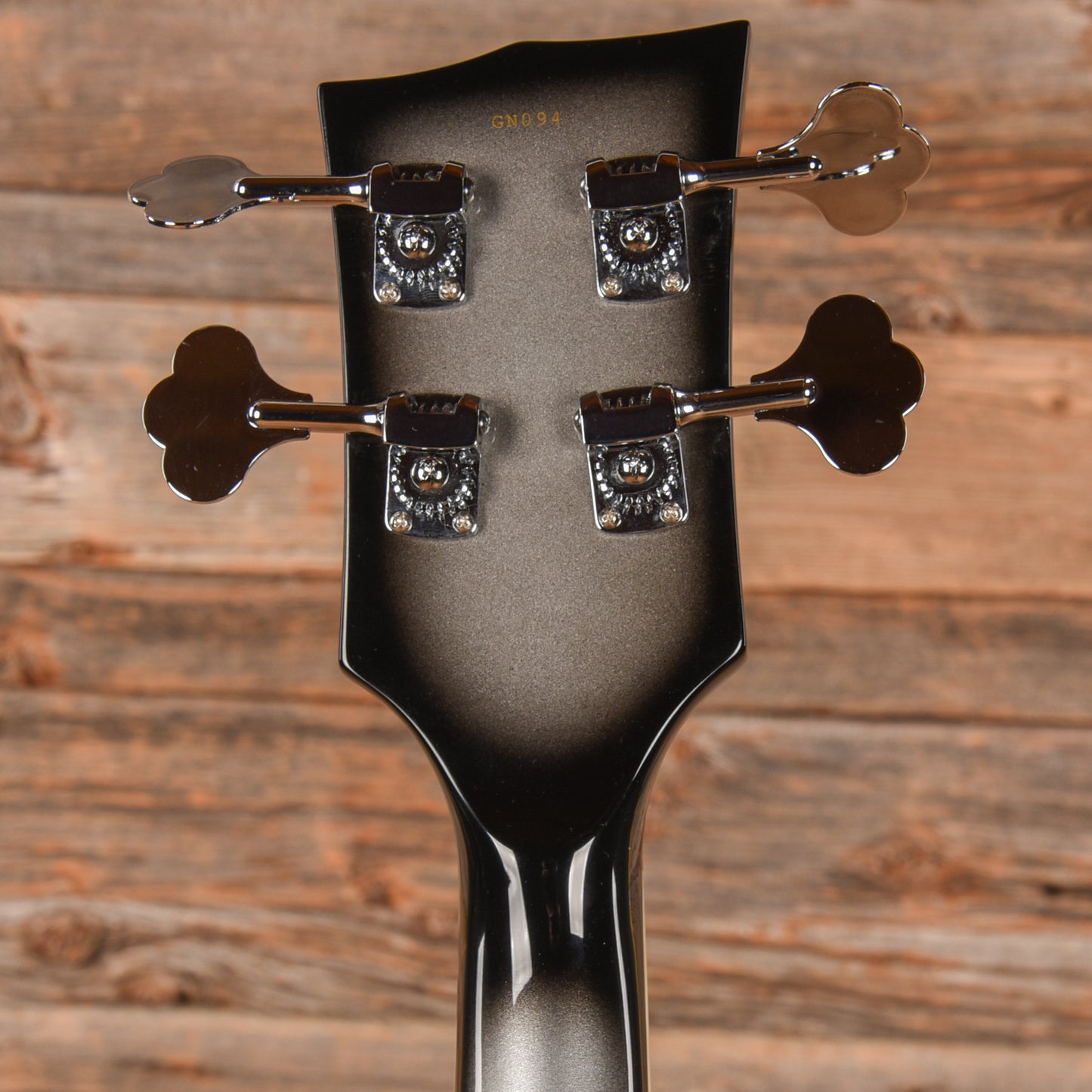 Dunable DE Gnarwhal Bass Silverburst Bass Guitars / 4-String