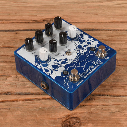 Earthquaker Devices Avalanche Run Effects and Pedals / Delay