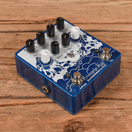 Earthquaker Devices Avalanche Run Effects and Pedals / Delay