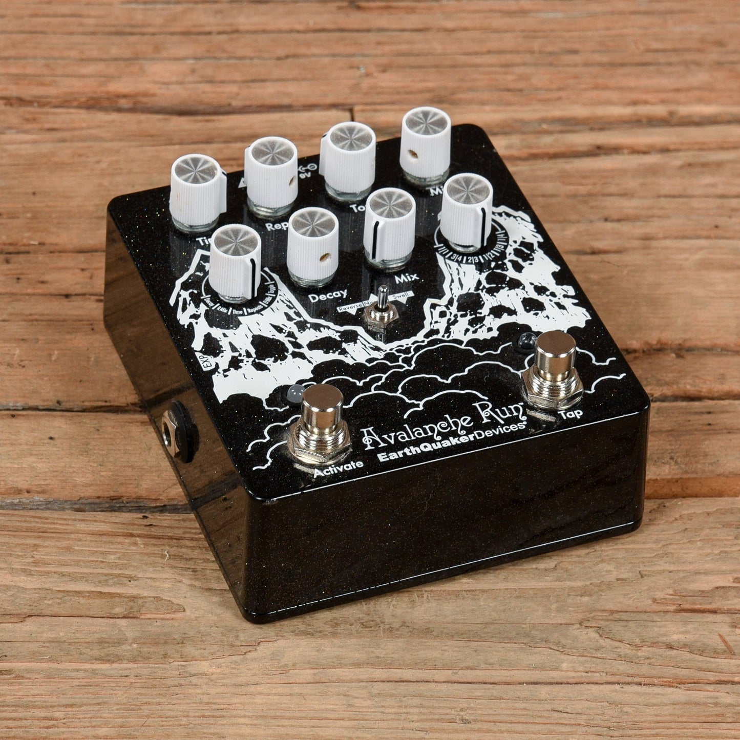 Earthquaker Devices Avalanche Run Stereo Reverb & Delay with Tap Tempo Effects and Pedals / Delay