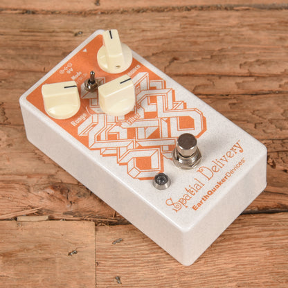 Earthquaker Devices Spatial Delivery Sample & Hold Envelope Filter V2 Effects and Pedals / Distortion