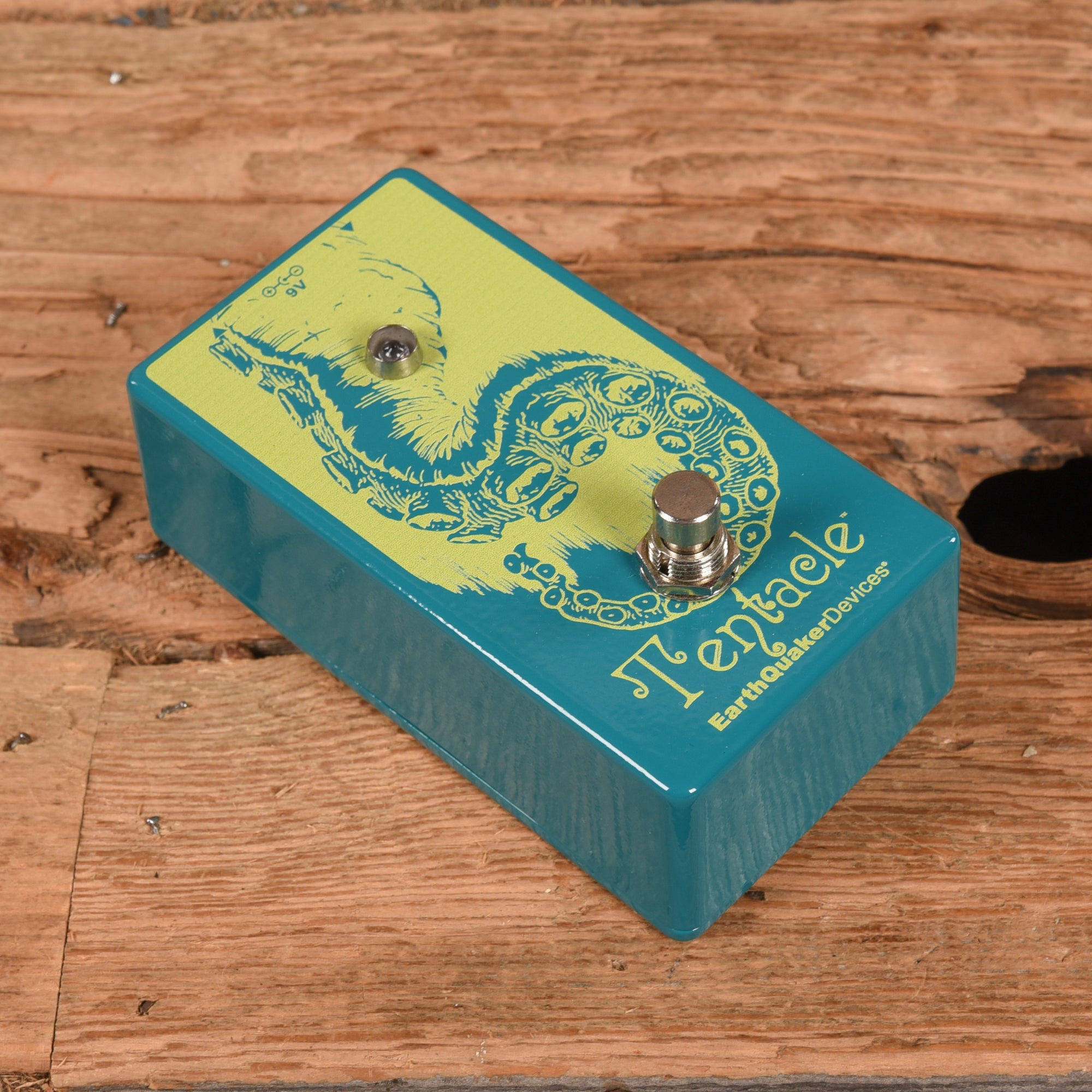 Earthquaker Devices Tentacle Analog Octave Up – Chicago Music Exchange