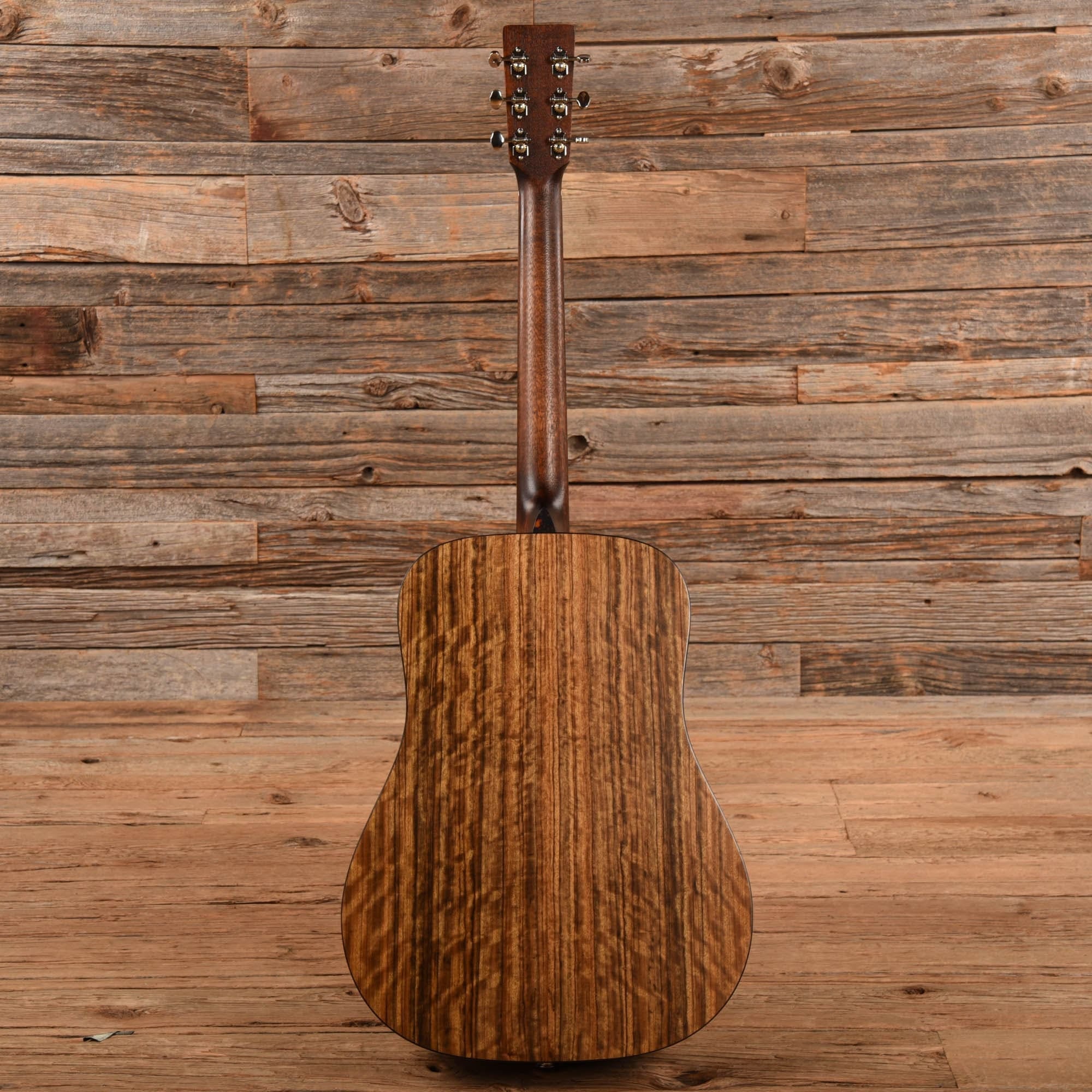 Eastman E3DE Sitka/Ovangkol Natural w/Pickup Acoustic Guitars / Dreadnought