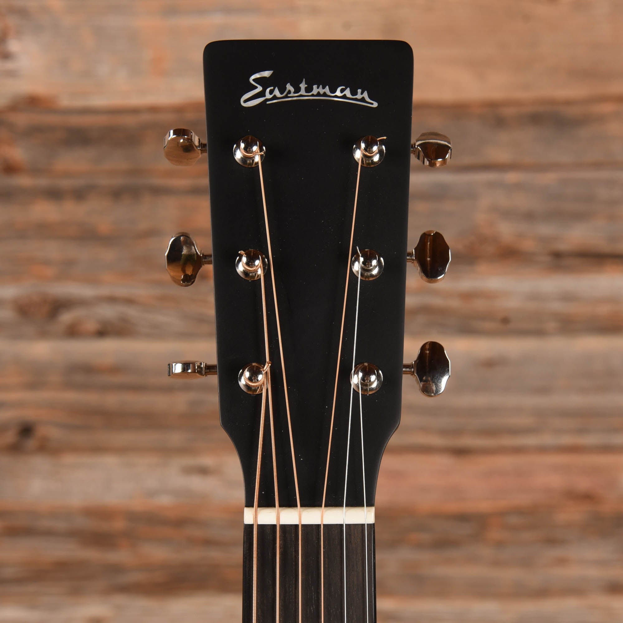 Eastman E3DE Sitka/Ovangkol Natural w/Pickup Acoustic Guitars / Dreadnought