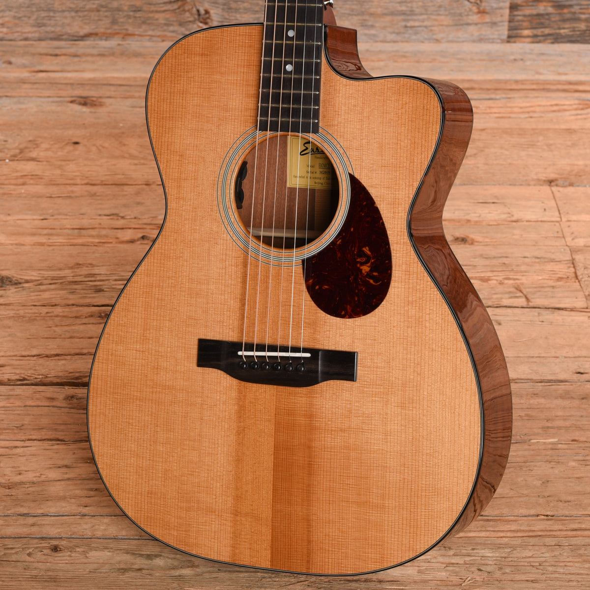 Eastman E10MCE-DLX Natural 2026 Acoustic Guitars