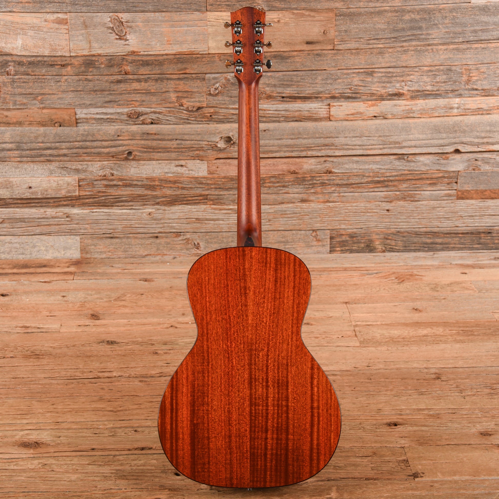 Eastman E1OOSS-SB Deluxe Sunburst 2025 Acoustic Guitars