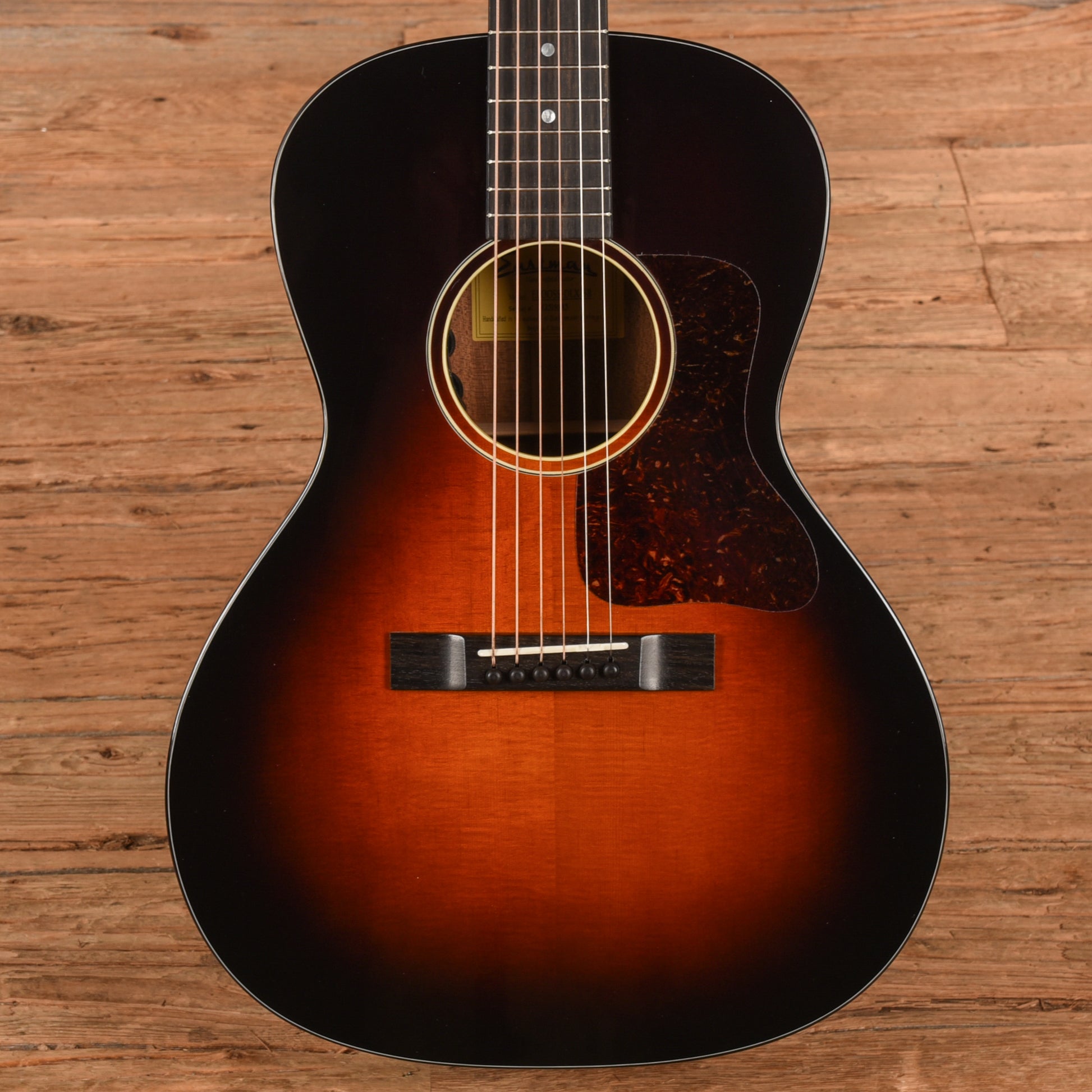 Eastman E1OOSS-SB Deluxe Sunburst 2025 Acoustic Guitars
