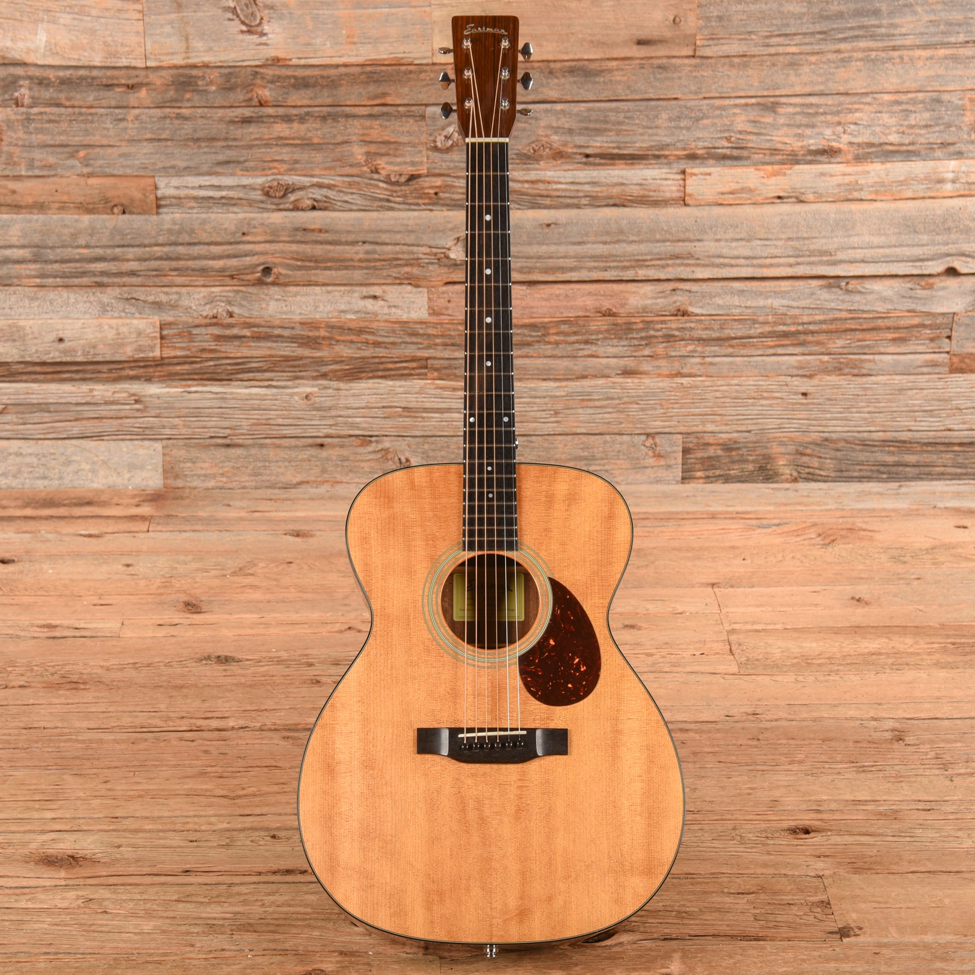 Eastman E6 OM Orchestra Natural Acoustic Guitars