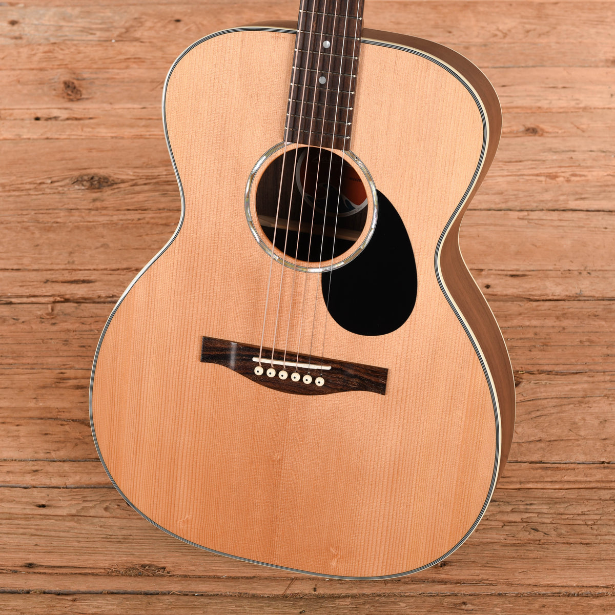 Eastman PCH2-OM Natural Acoustic Guitars