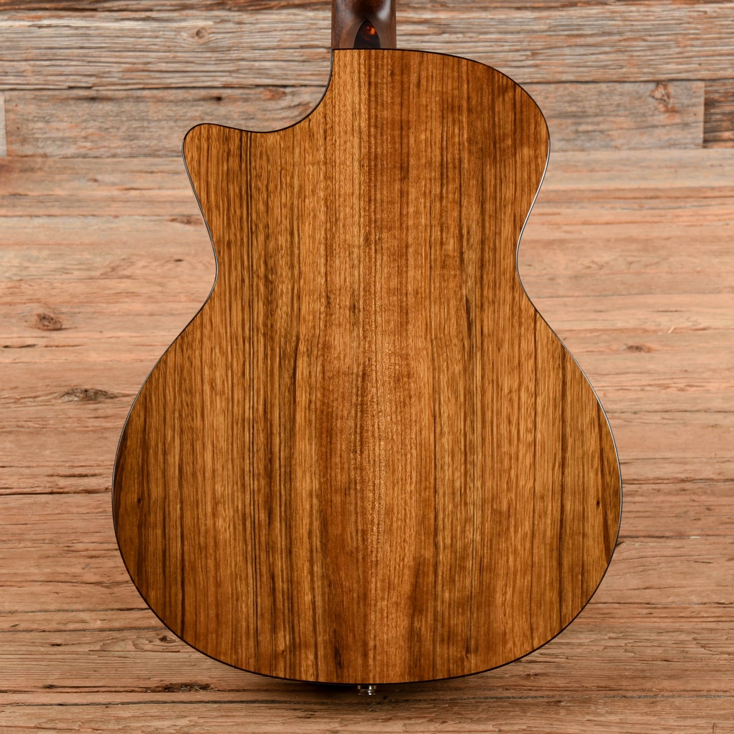 Eastman AC222CE-DLX Sunburst Acoustic Guitars / OM and Auditorium