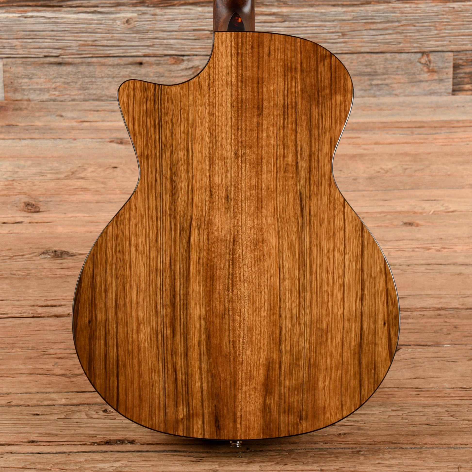 Eastman AC222CE-DLX Sunburst Acoustic Guitars / OM and Auditorium