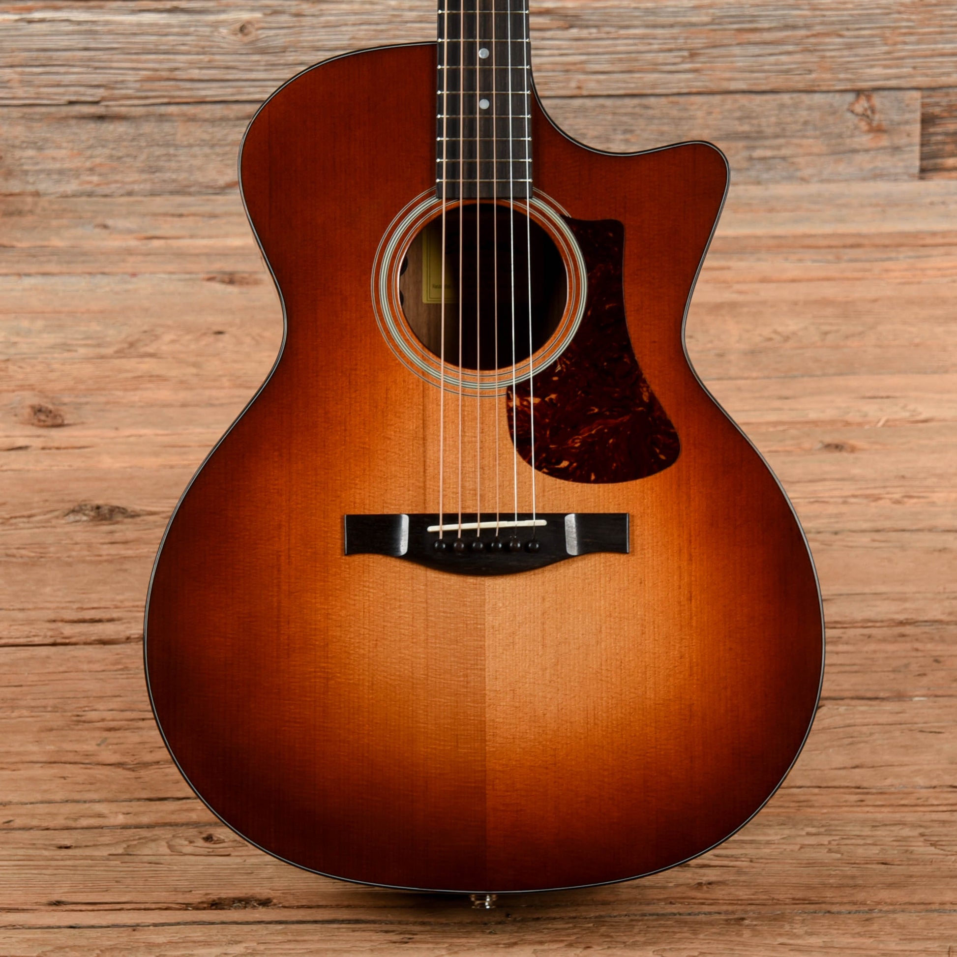 Eastman AC222CE-DLX Sunburst Acoustic Guitars / OM and Auditorium