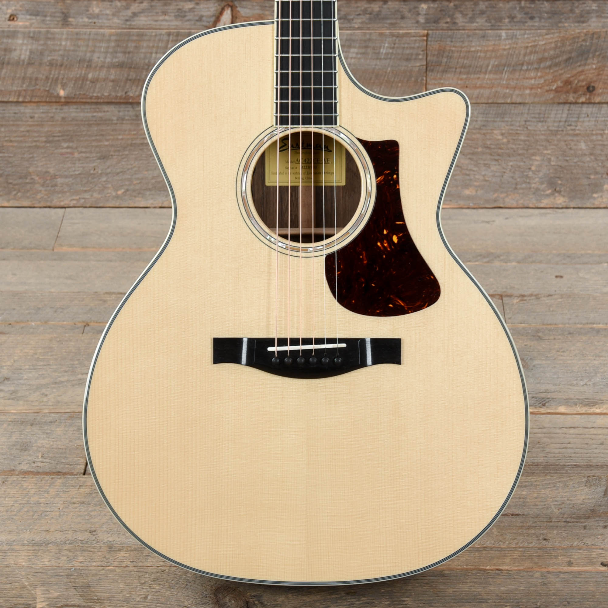 Eastman AC422CE Sitka/Eucalyptus Natural Acoustic Guitars / OM and Auditorium