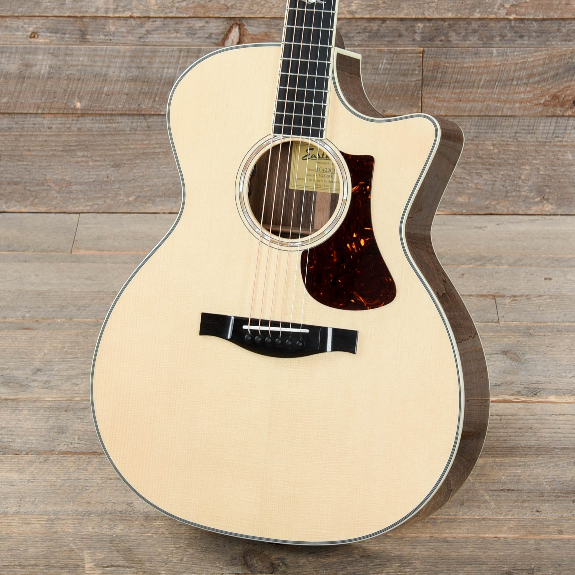 Eastman AC422CE Sitka/Eucalyptus Natural Acoustic Guitars / OM and Auditorium