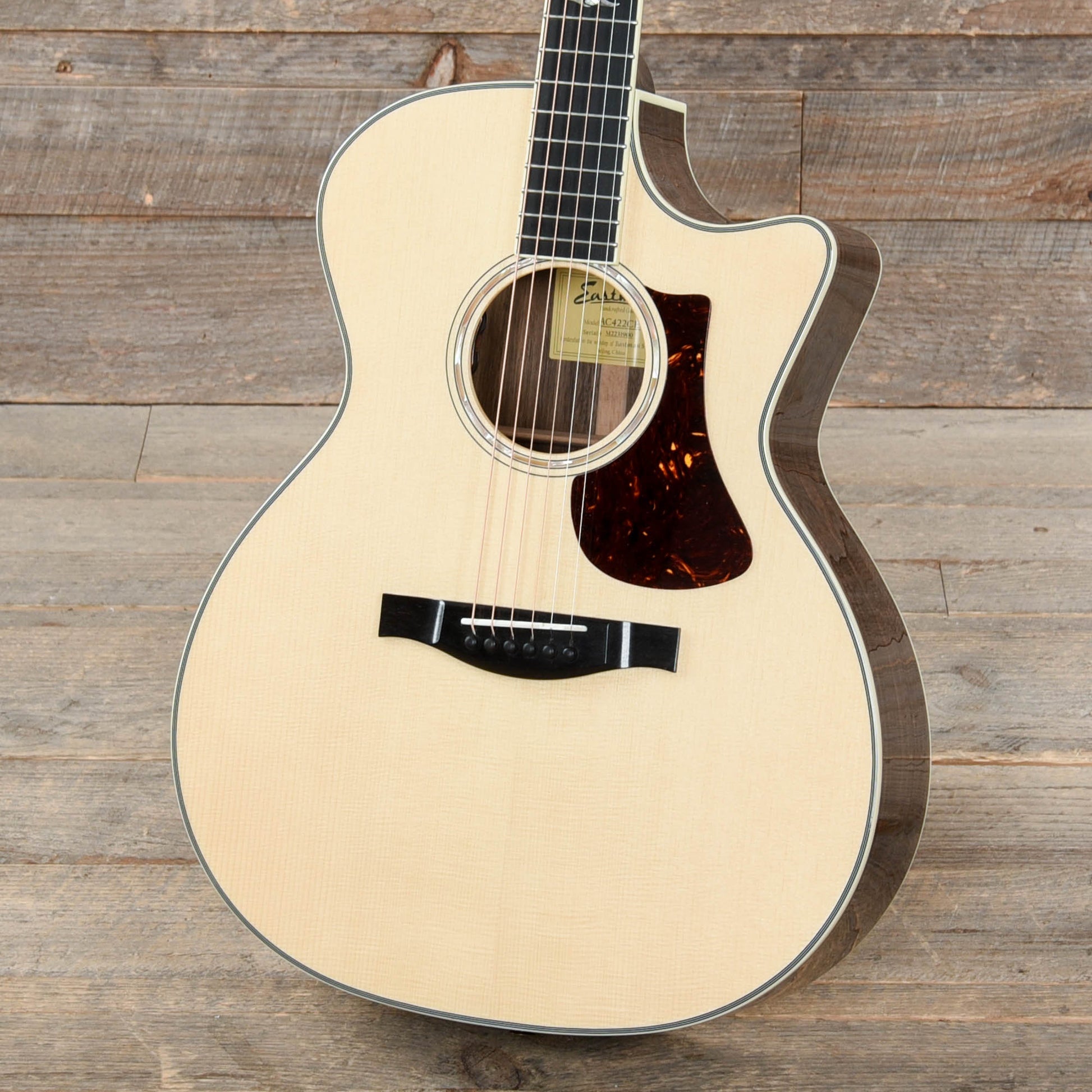 Eastman AC422CE Sitka/Eucalyptus Natural Acoustic Guitars / OM and Auditorium