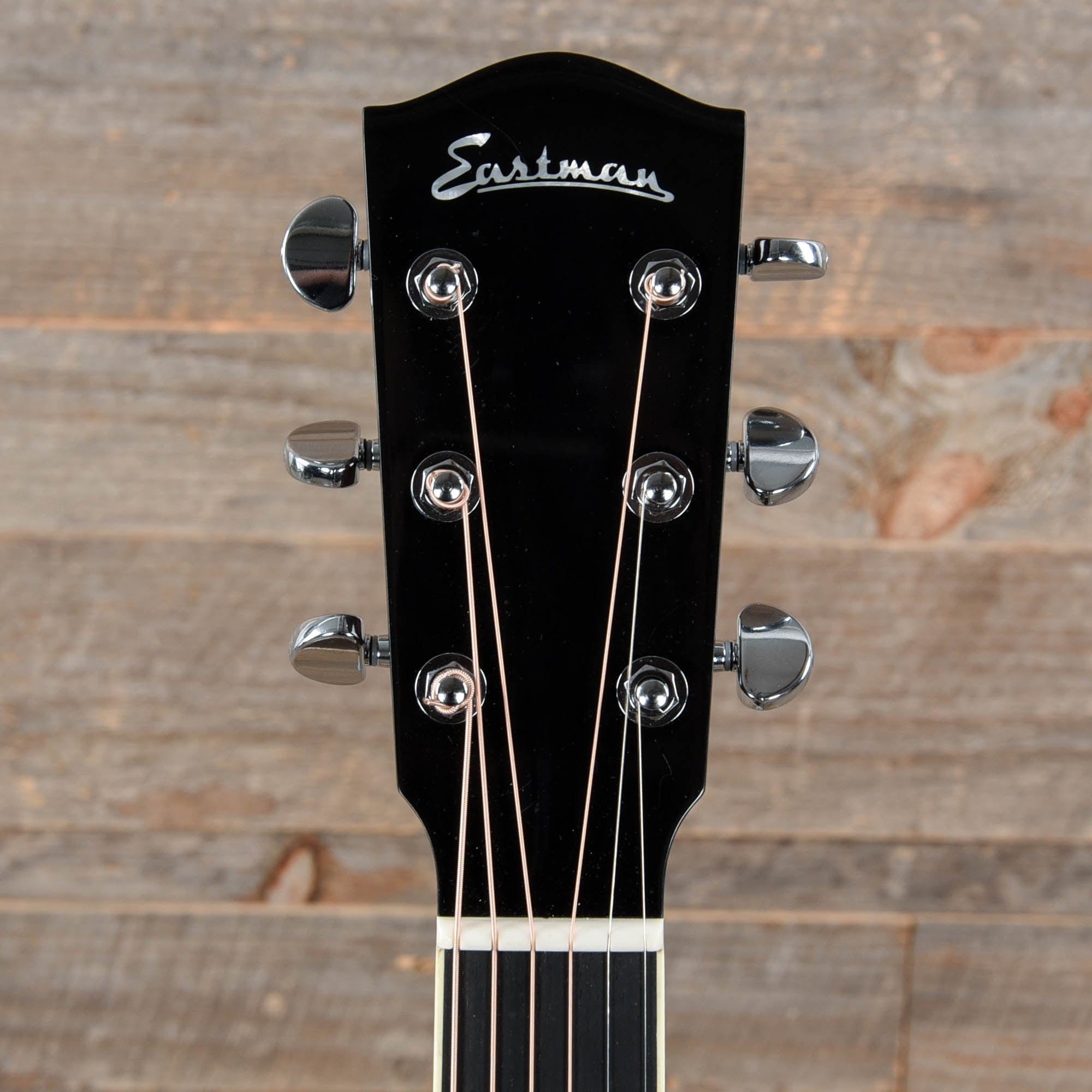 Eastman AC422CE Sitka/Eucalyptus Natural Acoustic Guitars / OM and Auditorium