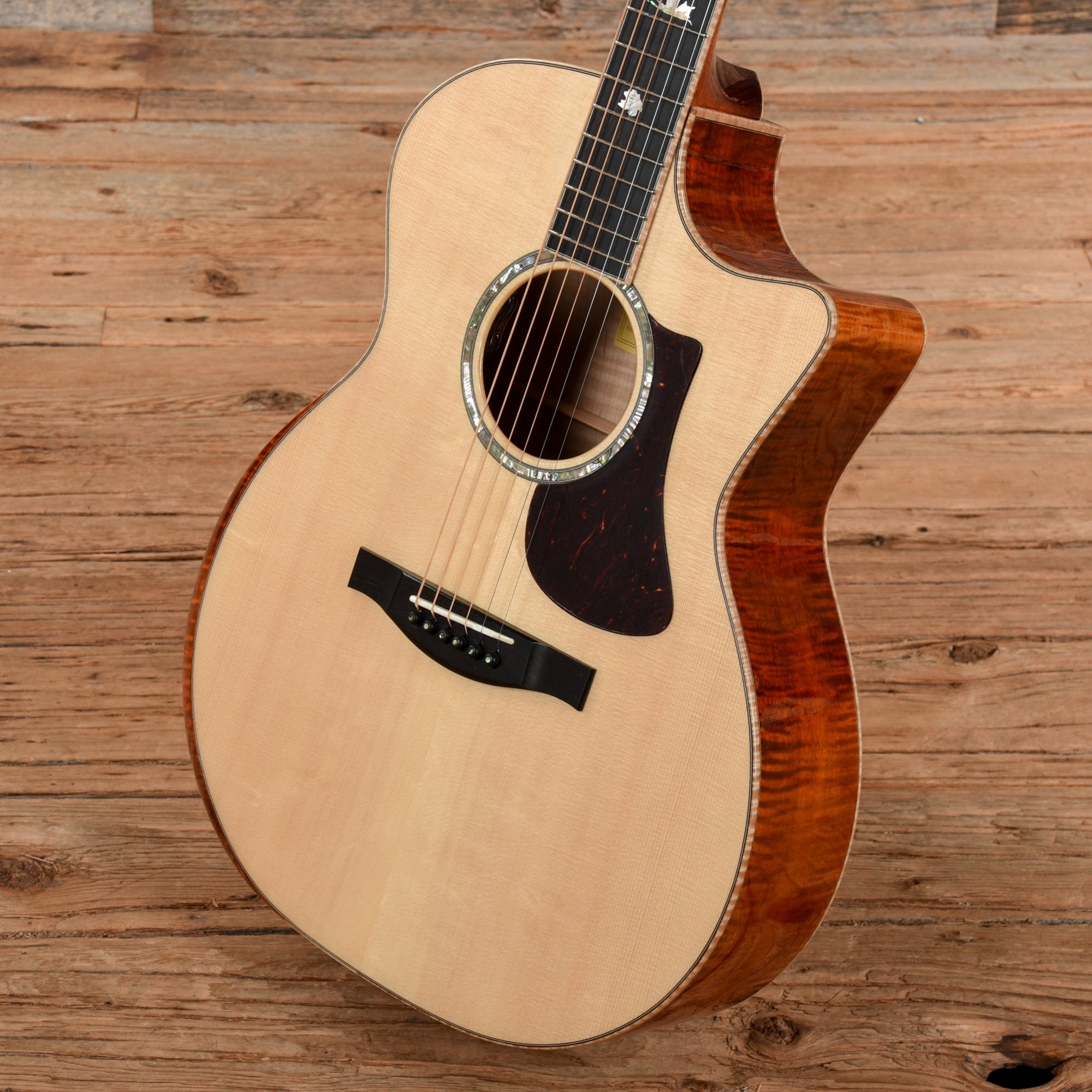 Eastman AC622CE Deluxe Grand Auditorium Sitka/Maple Natural w/LR Baggs Element EAS VTC Acoustic Guitars / OM and Auditorium