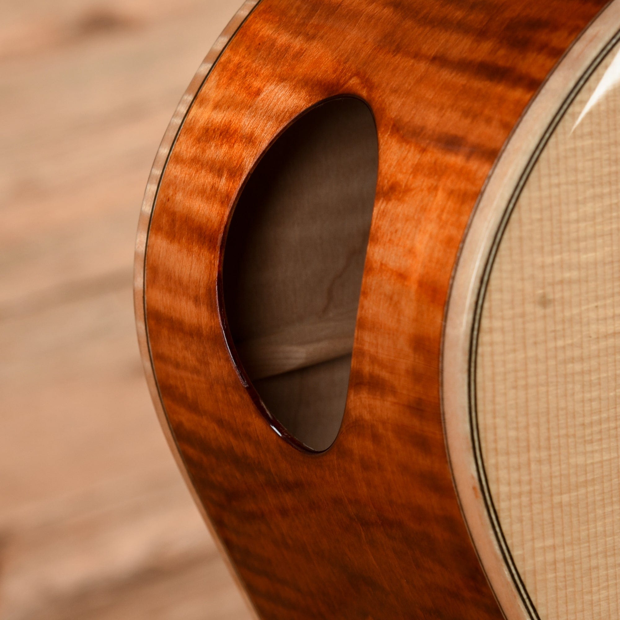 Eastman AC622CE Deluxe Grand Auditorium Sitka/Maple Natural w/LR Baggs Element EAS VTC Acoustic Guitars / OM and Auditorium